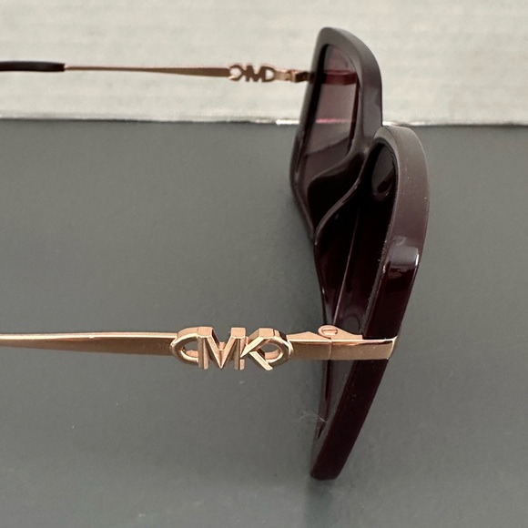 Michael Kors
Castellina square-frame sunglasses. - Picture 6 of 10